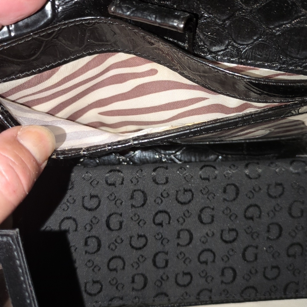 Guess Black Wallet with Silver Clasp And Guess Key Tags Now Only $25 - Picture 6 of 14
